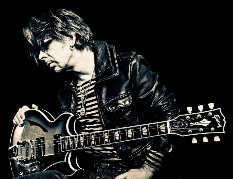 Johnny A. annonce les dates de la tournée de la côte ouest de Just Me And My Guitars, Rock and Blues Muse, guitariste Gibson, Rock and Blues Muse