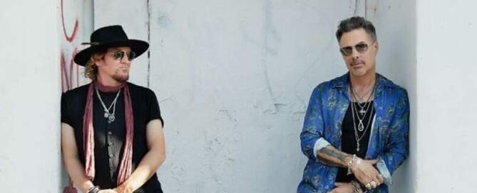 Adriann Smith and Richie Kotzen, photo, outlaw